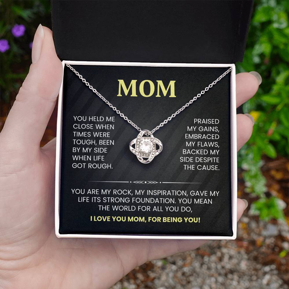 MOM - Knot Necklace
