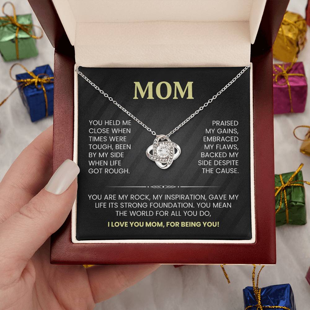 MOM - Knot Necklace